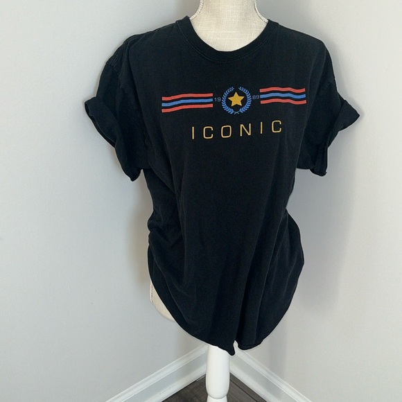 Pretty little thing iconic print tee - Picture 2 of 9